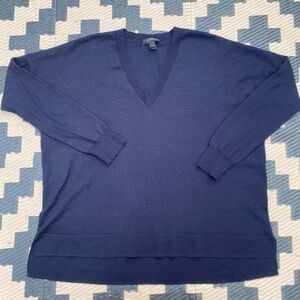 J. Crew Women's 100% Merino Wool V-Neck Long Sleeve Sweater Style 36031Navy Blue